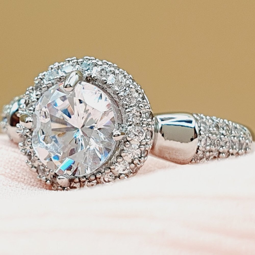 Luxury Pure Round Flower Cubic Macro Silver Rings For Women, Indn8454